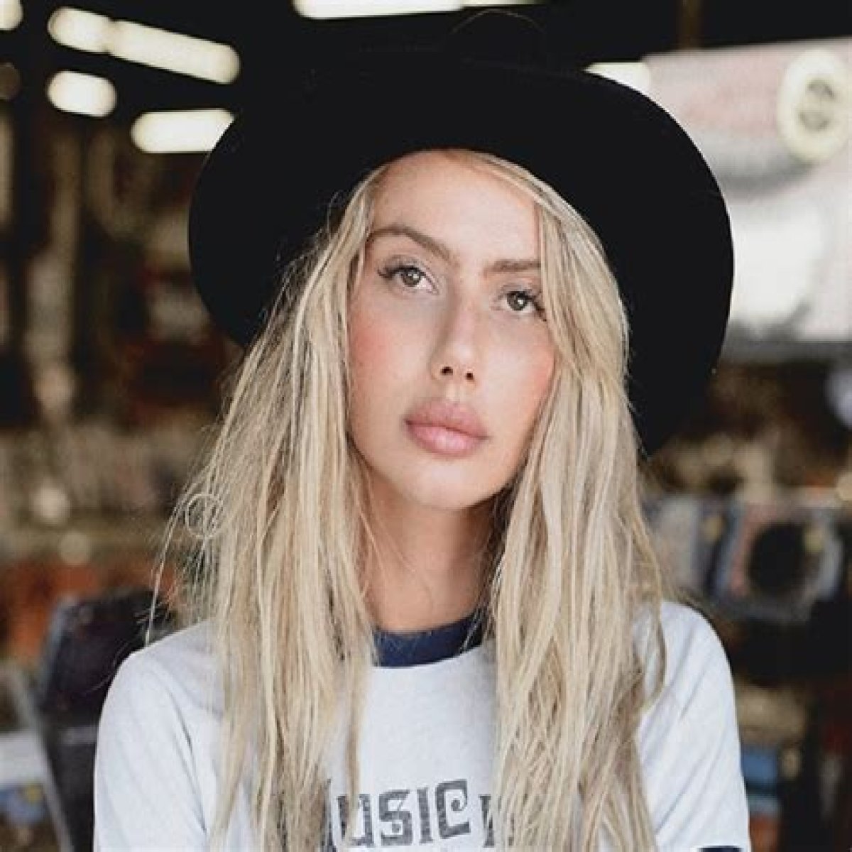 Sahara Ray - Bio, Age, Net Worth, Height, Single, Nationality, Facts